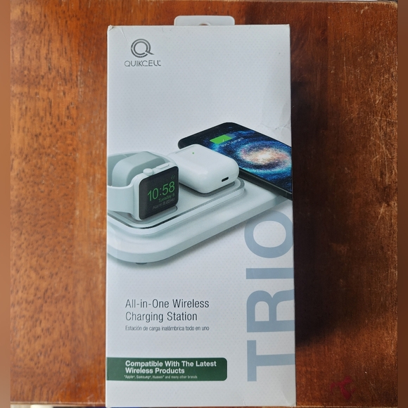 NWT QUIKCELL TRIO All-in-One Wireless Charging Station, White, Compatible With.. - Picture 2 of 9
